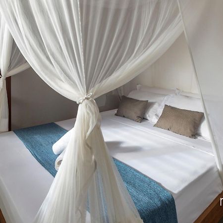 Muita Paz Rooms อาชินส์ ภายนอก รูปภาพ